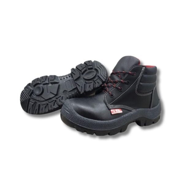 Bota J&G Inyectada Negra Ref. 820 – Seguridad y Resistencia para Trabajo Pesado